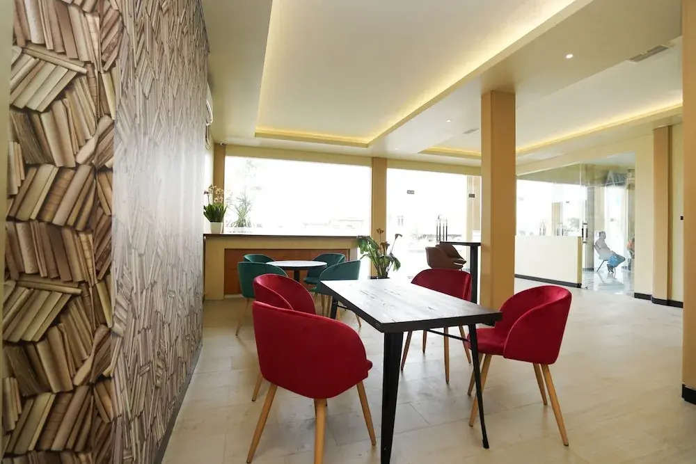 Cahaya 3 Hotel Near Juanda Airport