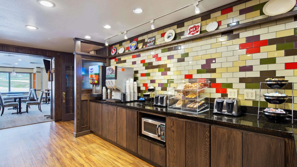 Best Western Golden Spike Inn & Suites