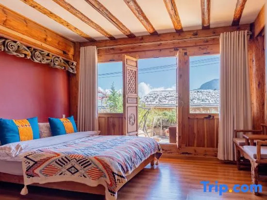 Tibetan-style Courtyard Hotel