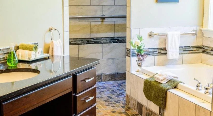 Noble House Suites