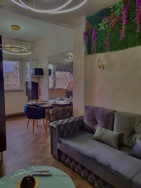 The Royalty Apartment old Town Center