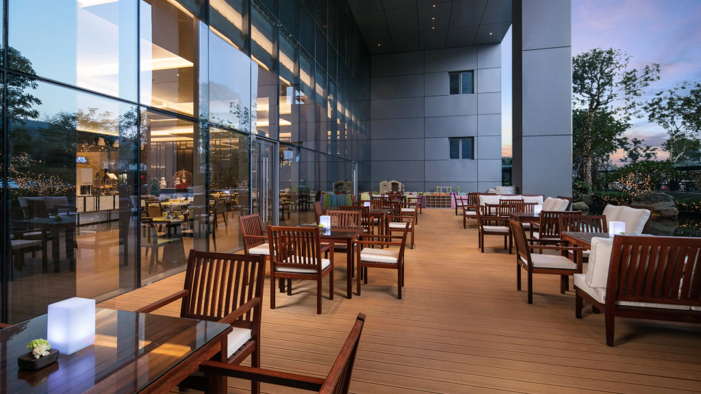 HUALUXE Xiamen Haicang Habour View
