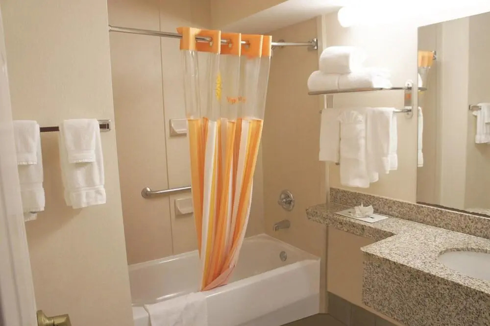 La Quinta Inn & Suites By Wyndham Tulsa Central