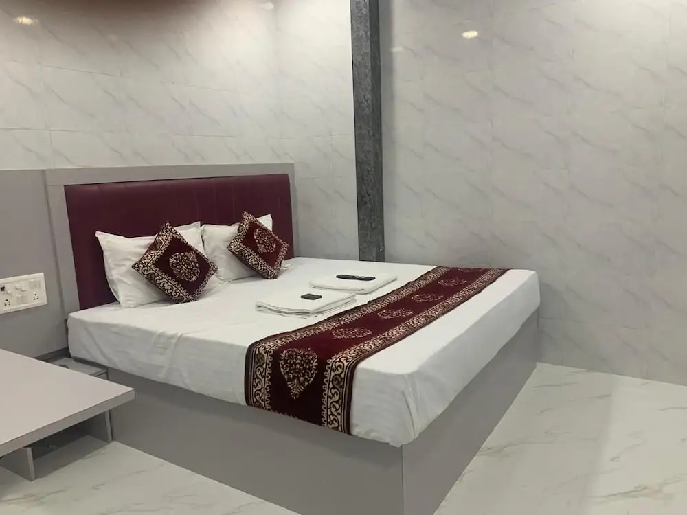Hotel Sai Plaza