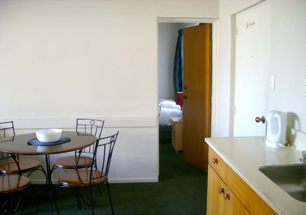 Tudor Court Motel