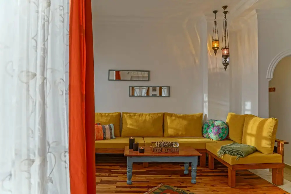Phellos Apartment