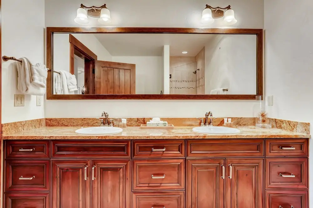 Ski-in/ski-out At Crystal Peak Lodge 3 Bedroom Condo