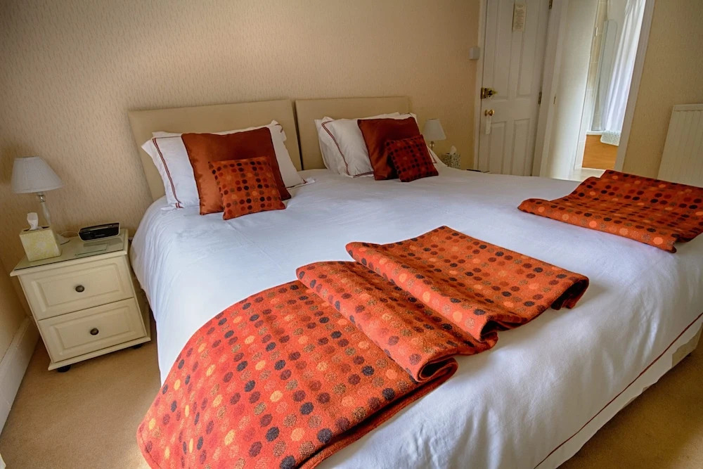 Holcombe House Guest House