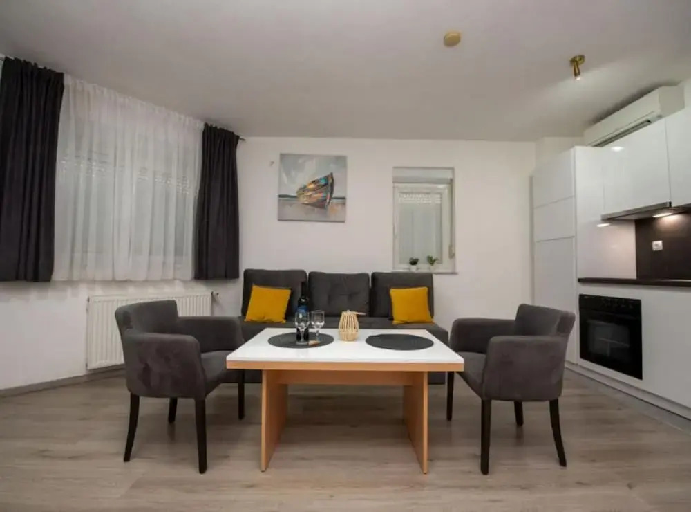 Apartmani TOMI Ciovo