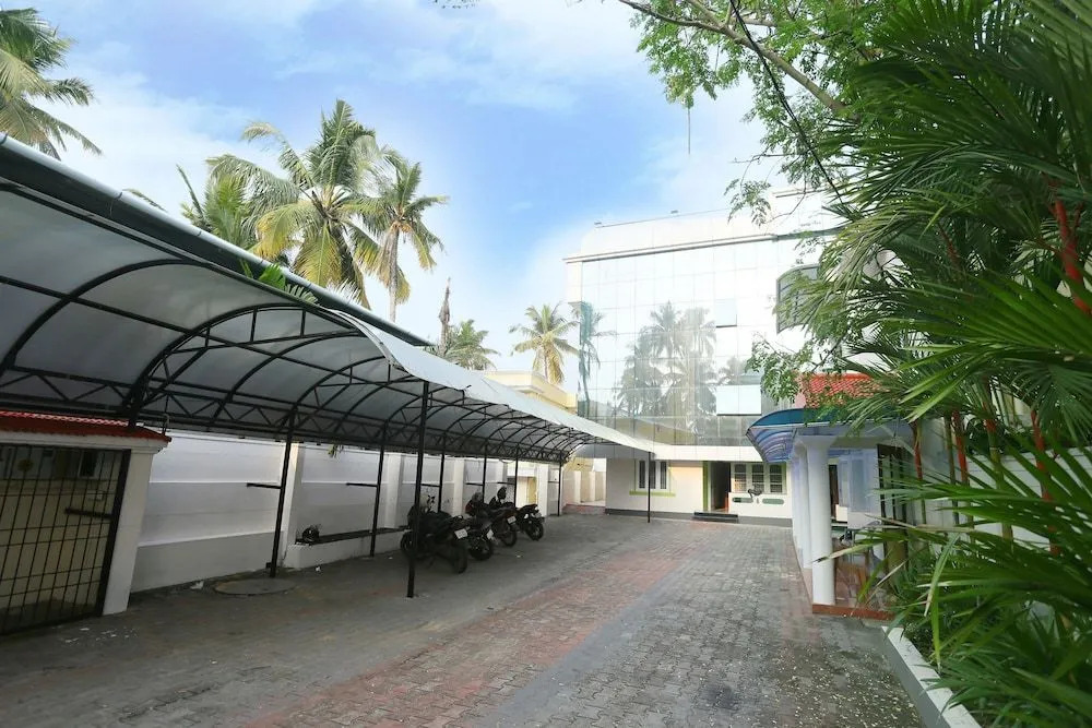 OYO 23736 Royale Suites And Apartments