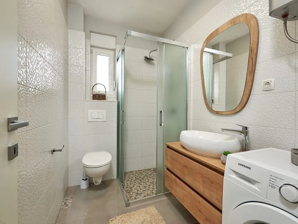 Enticing Holiday Home in Trogir near Sea Beach
