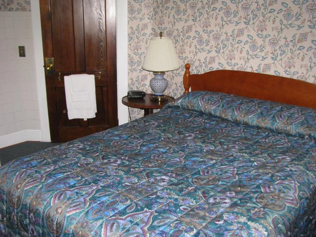 The Colonial Inn & Creamery