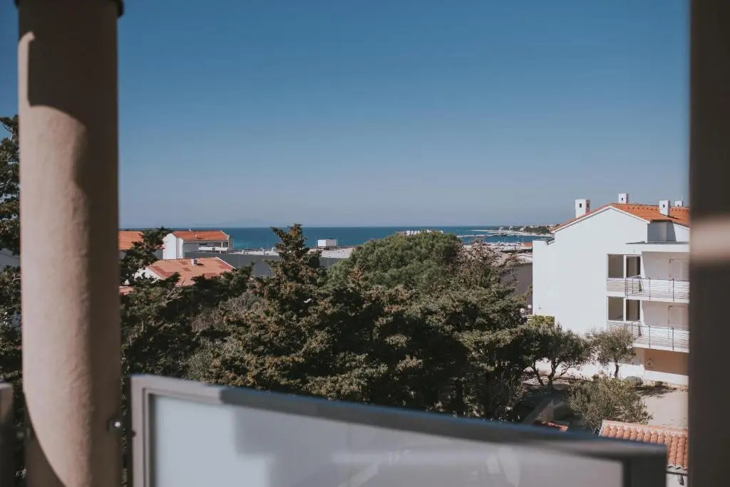 Poolside Hideout Apartments