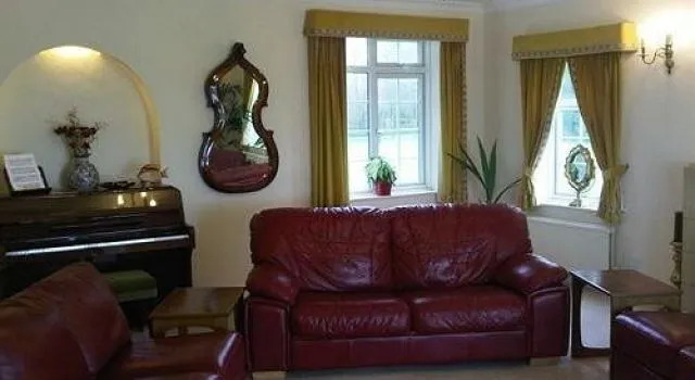 Plumpton House