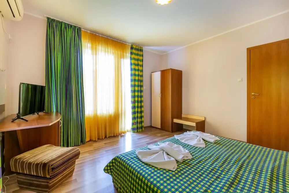 Family Triple Room in Dafinka Guest House