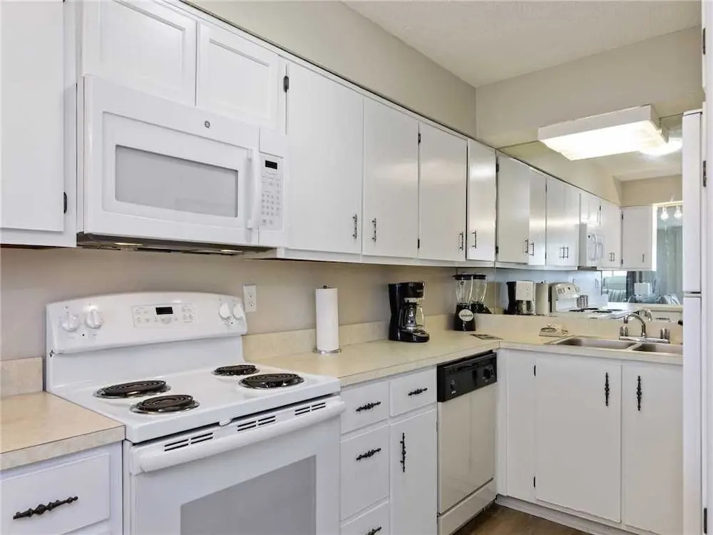 Regency Towers 403 - Three Bedroom Condo