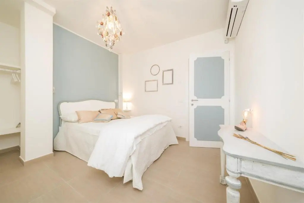 CASA DI EOLO 8&2, Emma Villas