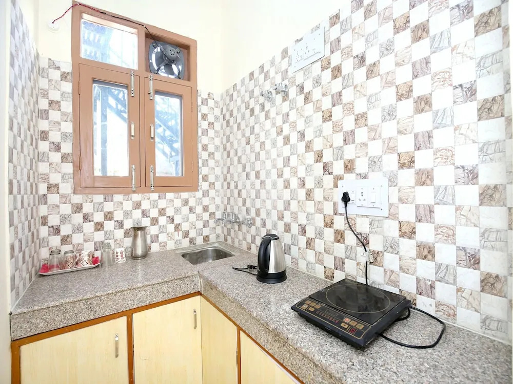OYO 12718 Home 1BHK Hill View