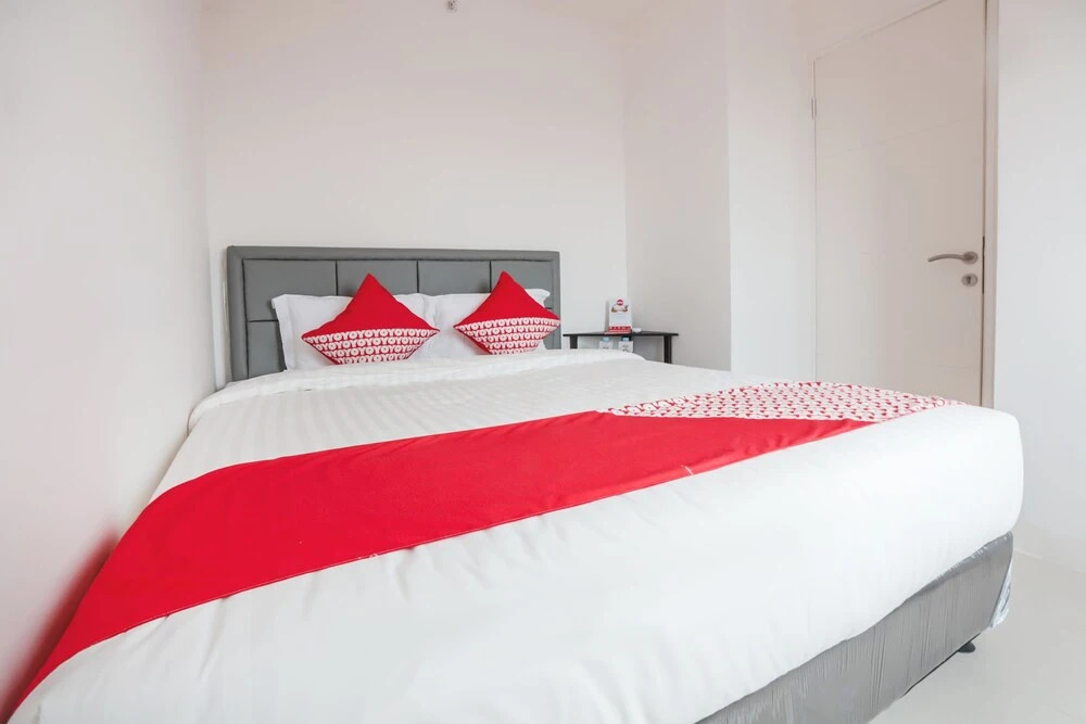 OYO 129 Basura City Apartment