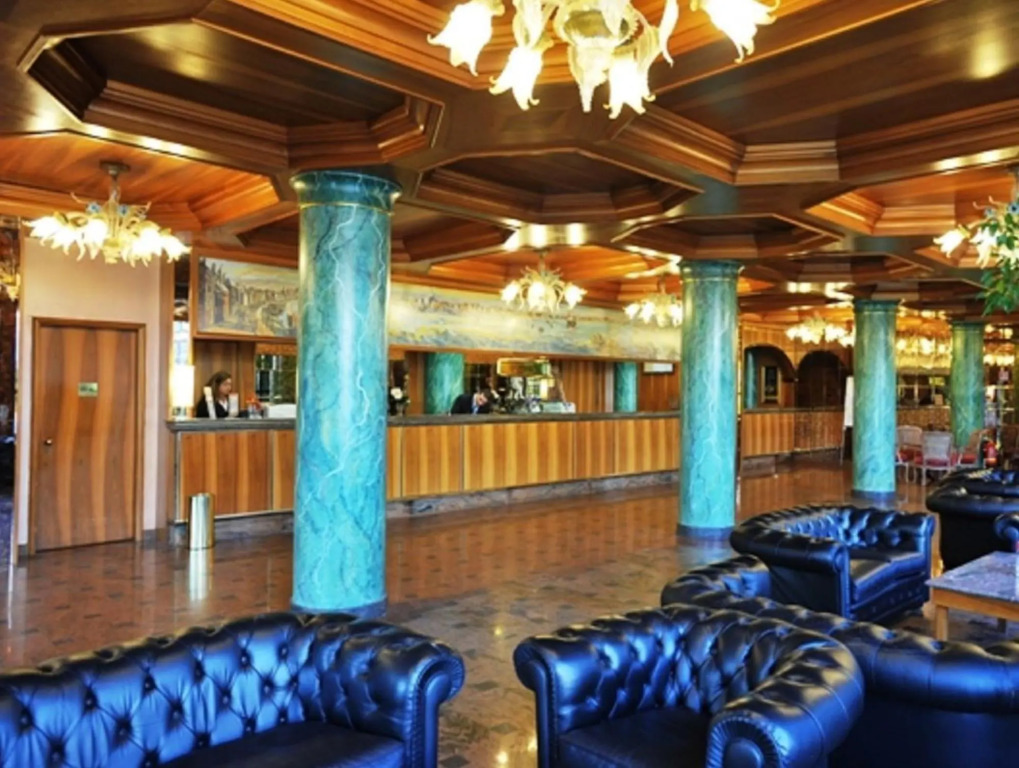 Russott Hotel