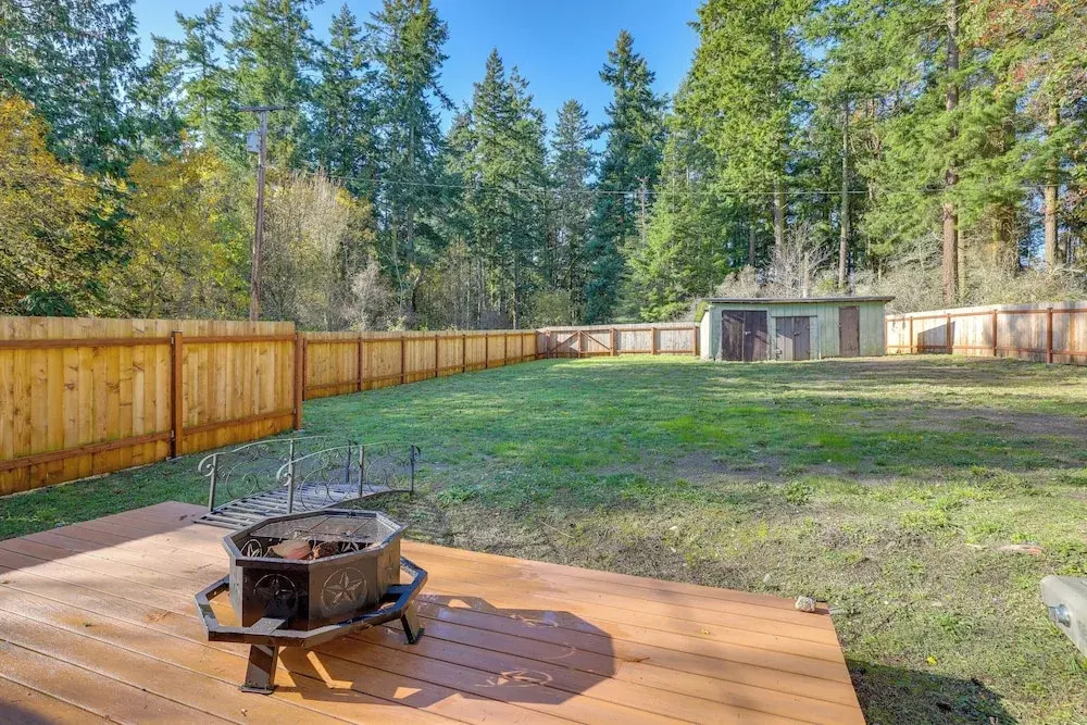 Hike & Relax Fireside: Nordland Gem w/ Deck & Yard