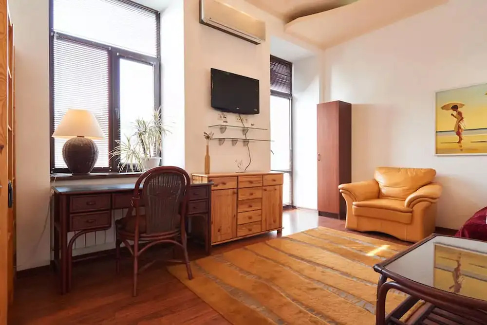 Апартаменты Home-Hotel, ул. Хорива, 15