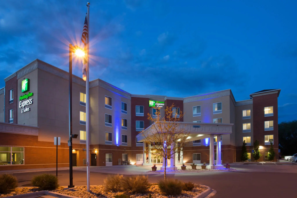 Holiday Inn Express & Suites Denver North - Thornton by IHG