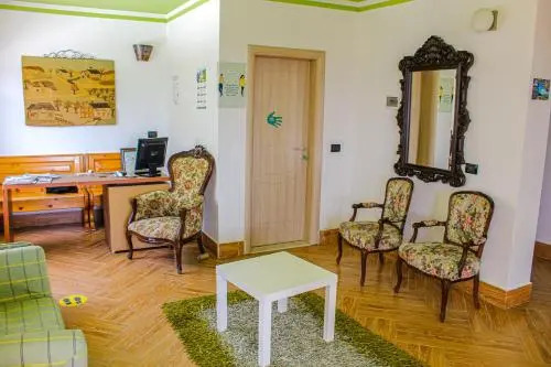 Shkreli Hotel Camp