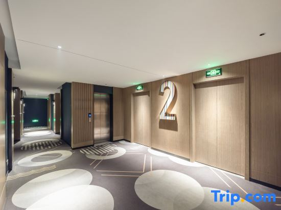 Mandala Hotel (Yizhou Bus Terminal Hechi University)
