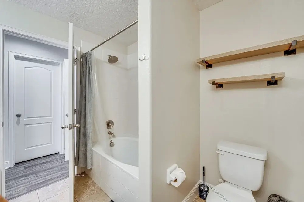 7 Mi to Disney: Davenport Townhome w/ Patio & Pool