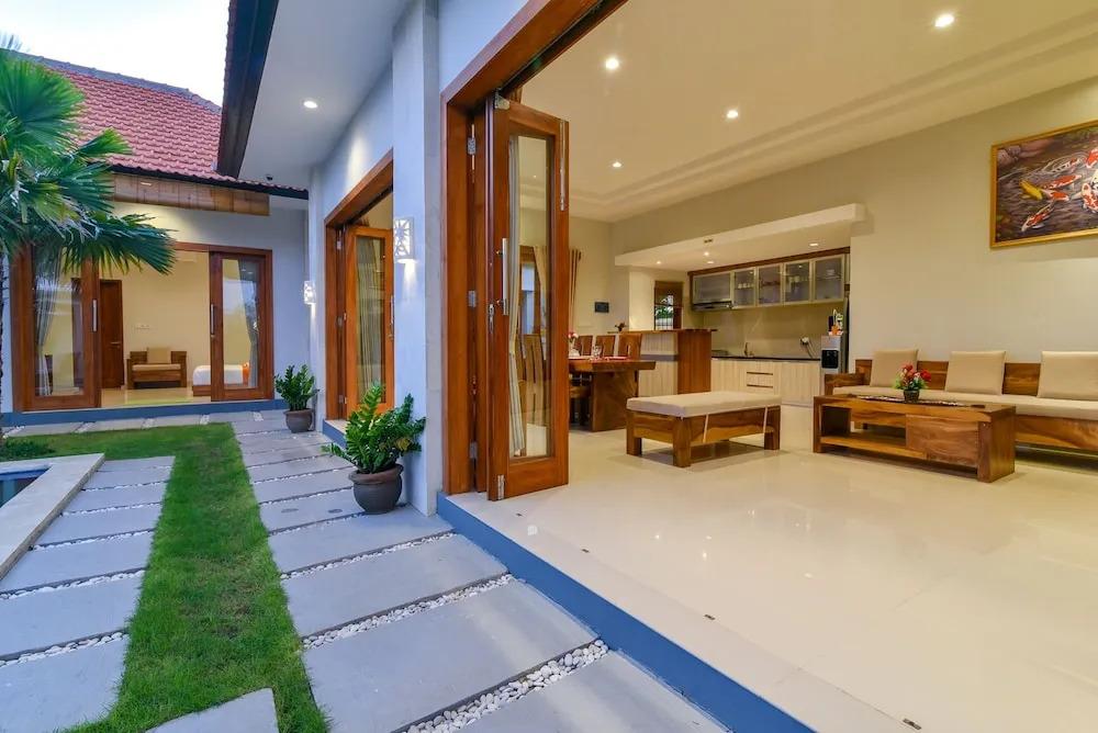 Banyu Riris Villa Lovina Private Villa