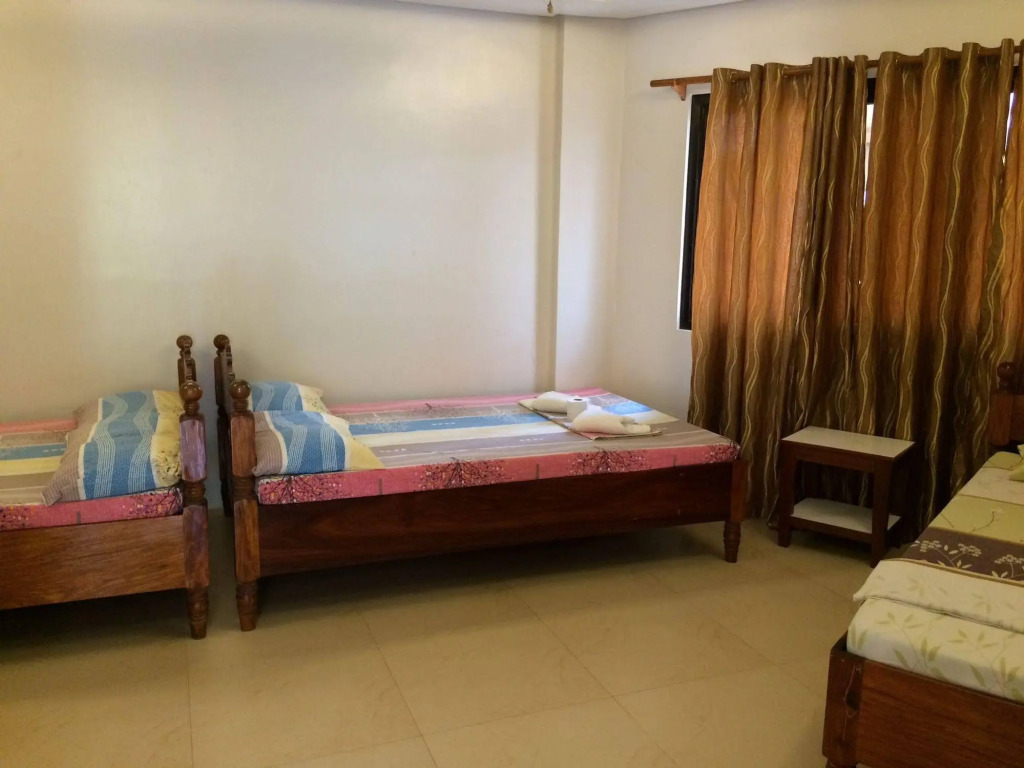 Rovic'S Tourist Hotel