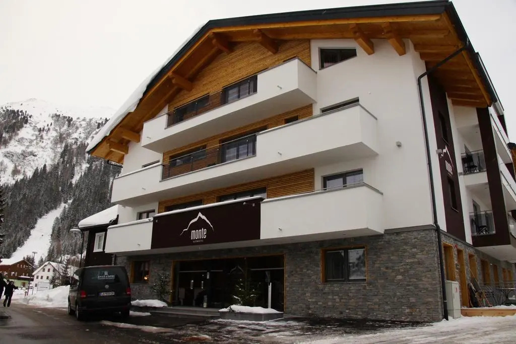 Hotel Toni