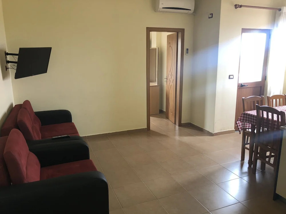 Kamberi Hotel & Apartments