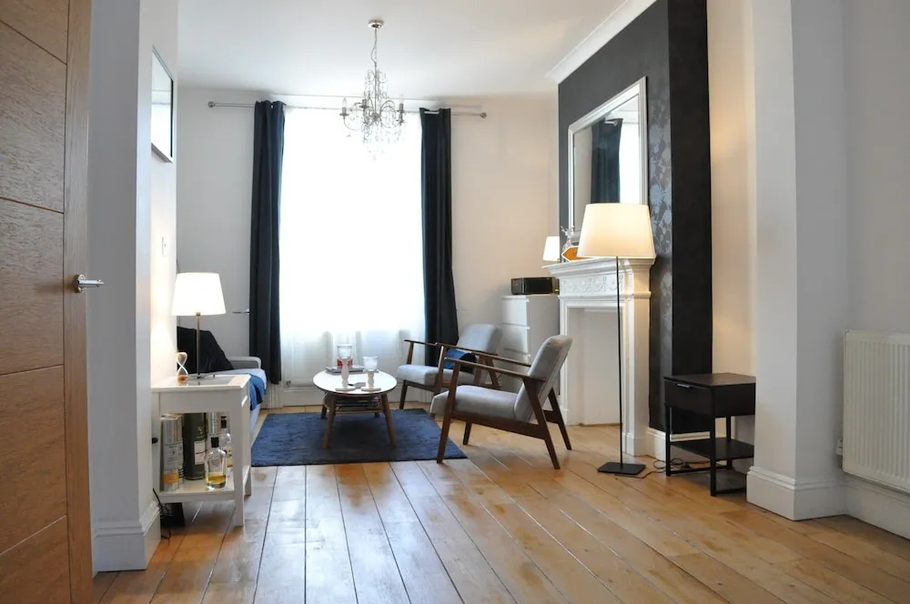 Stunning 3 Bedroom Bath