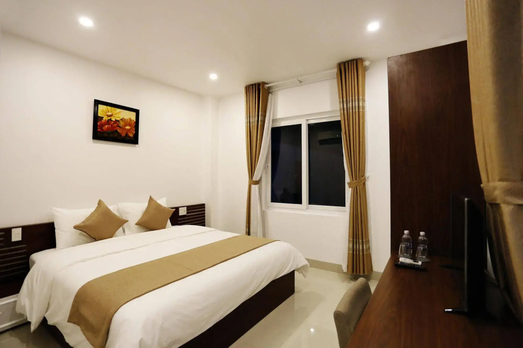 Moon & Sun Hotel