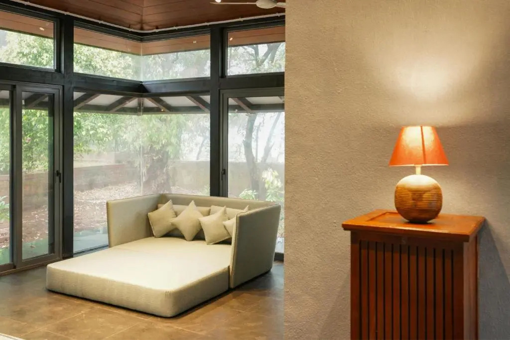 SaffronStays The Glasshouse - Romantic Panchgani Villa with Panoramic Views & Cozy Comfort