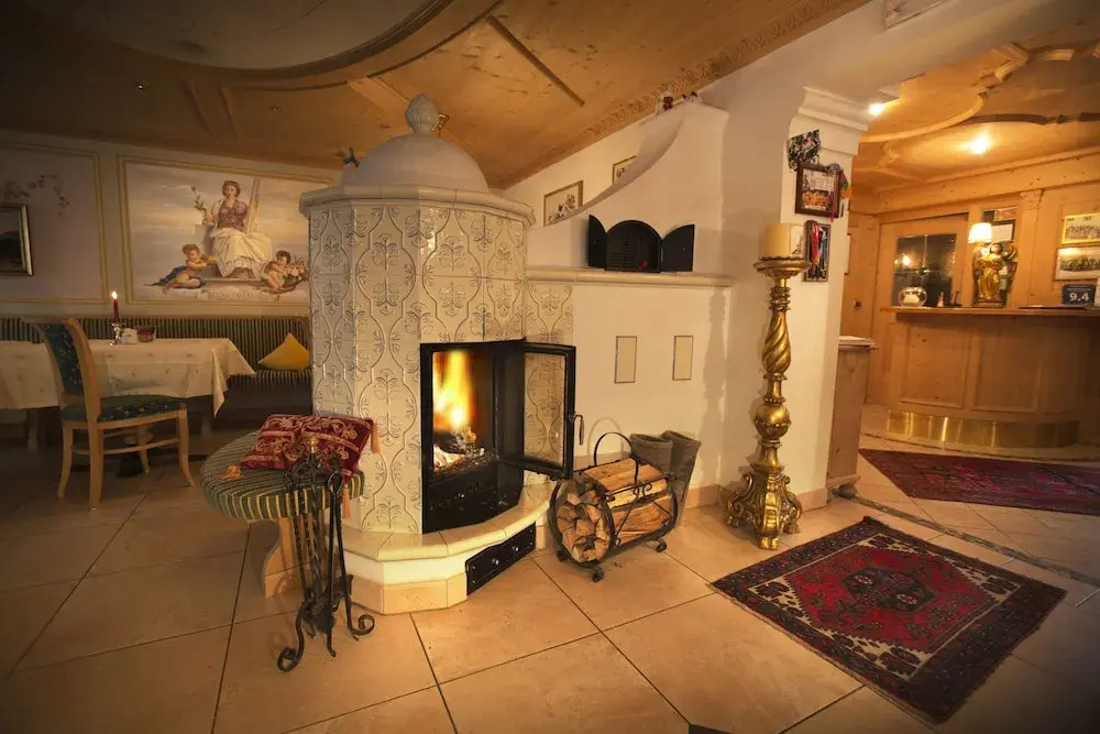 Hotel Garni Concordia - Dolomites Home
