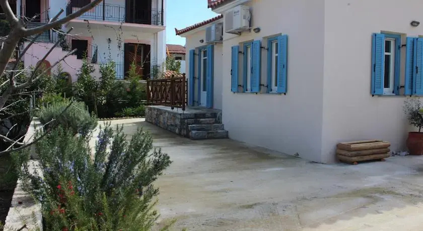 Delma Summer Houses