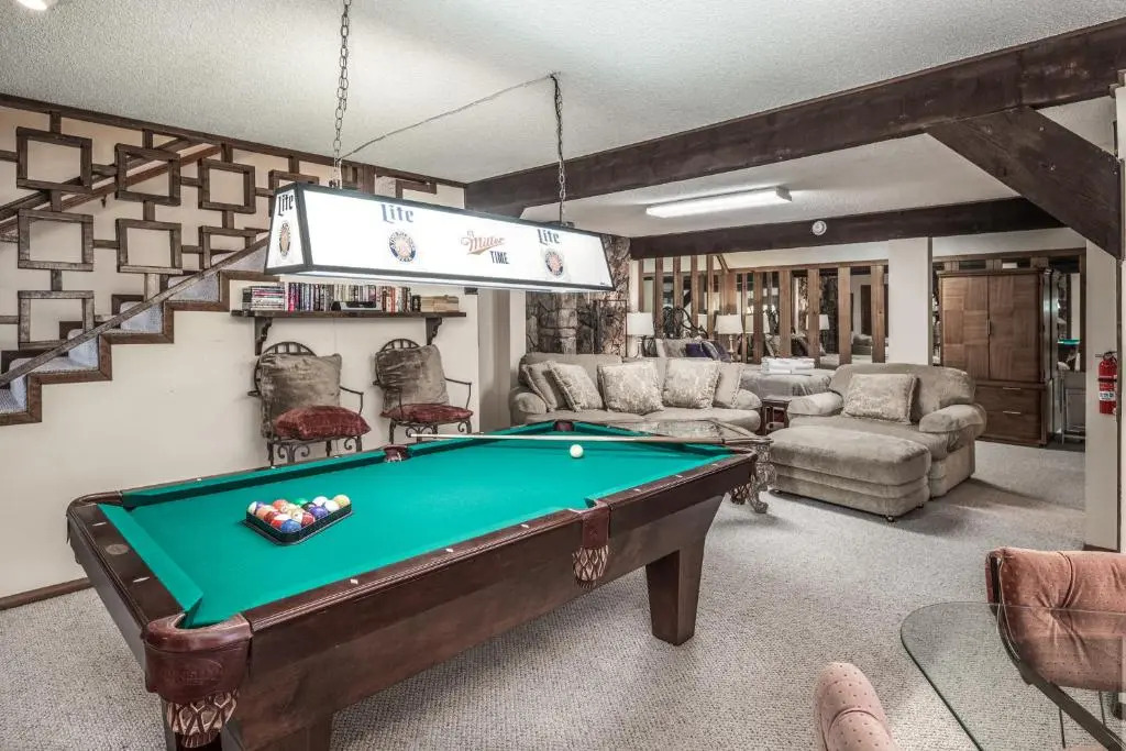 Pinon Park B22, 3 BRs, Pool Table, Fireplace, WiFi, Sleeps 8