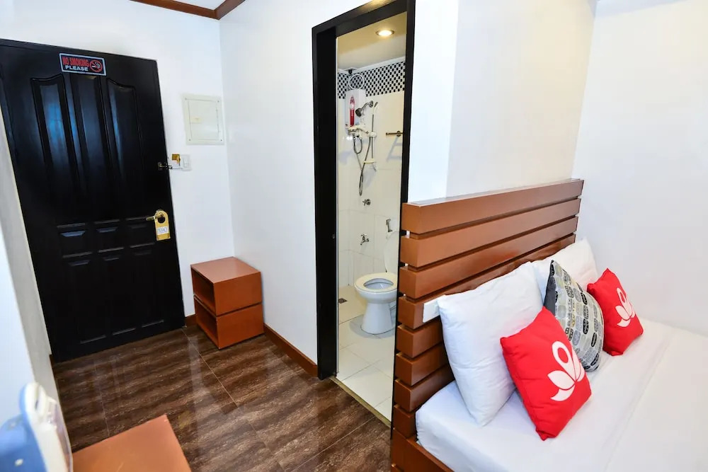 ZEN Rooms Abozza Station 2