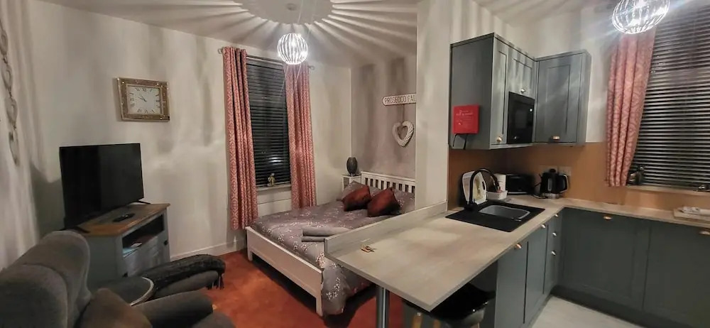 Apartment Sleeps 2