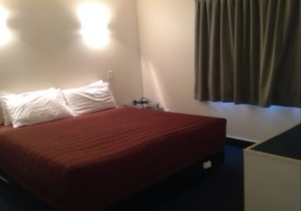 BKs Fountain Court Motel