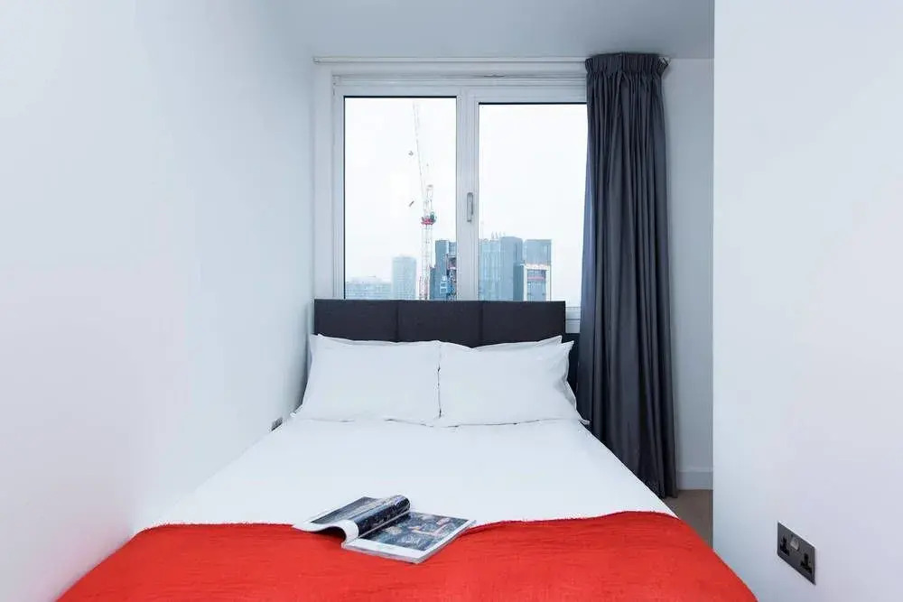 Modern 3BR Flat in Stratford With Great Views!