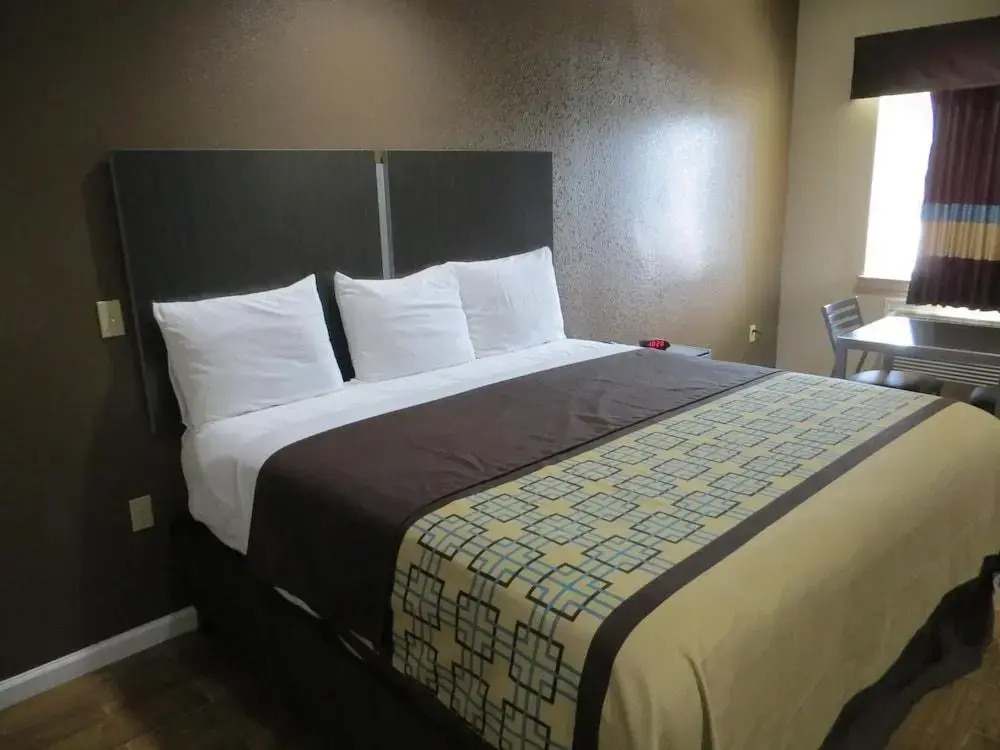 Scottish Inn & Suites