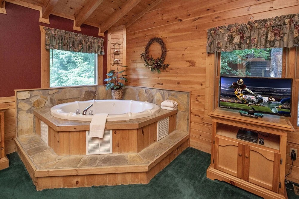 Red Bird Haven by Heritage Cabin Rentals