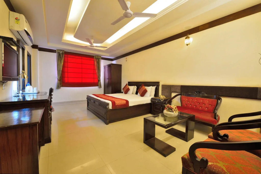 OYO 9761 Hotel Clark Heights