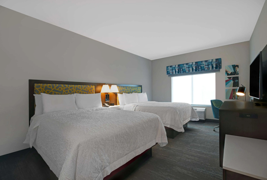 Hampton Inn & Suites Dallas - Farmers Branch