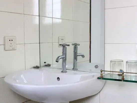 Qingyuan New Era Business Hotel