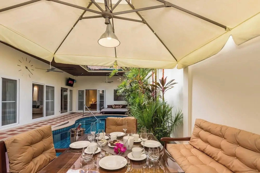 Luxury 2BR Pool Villa Pratamnak Soi5- 50m to Beach